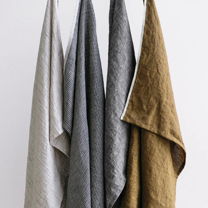 Bianca Lorenne - Black Houndstooth Tea Towel