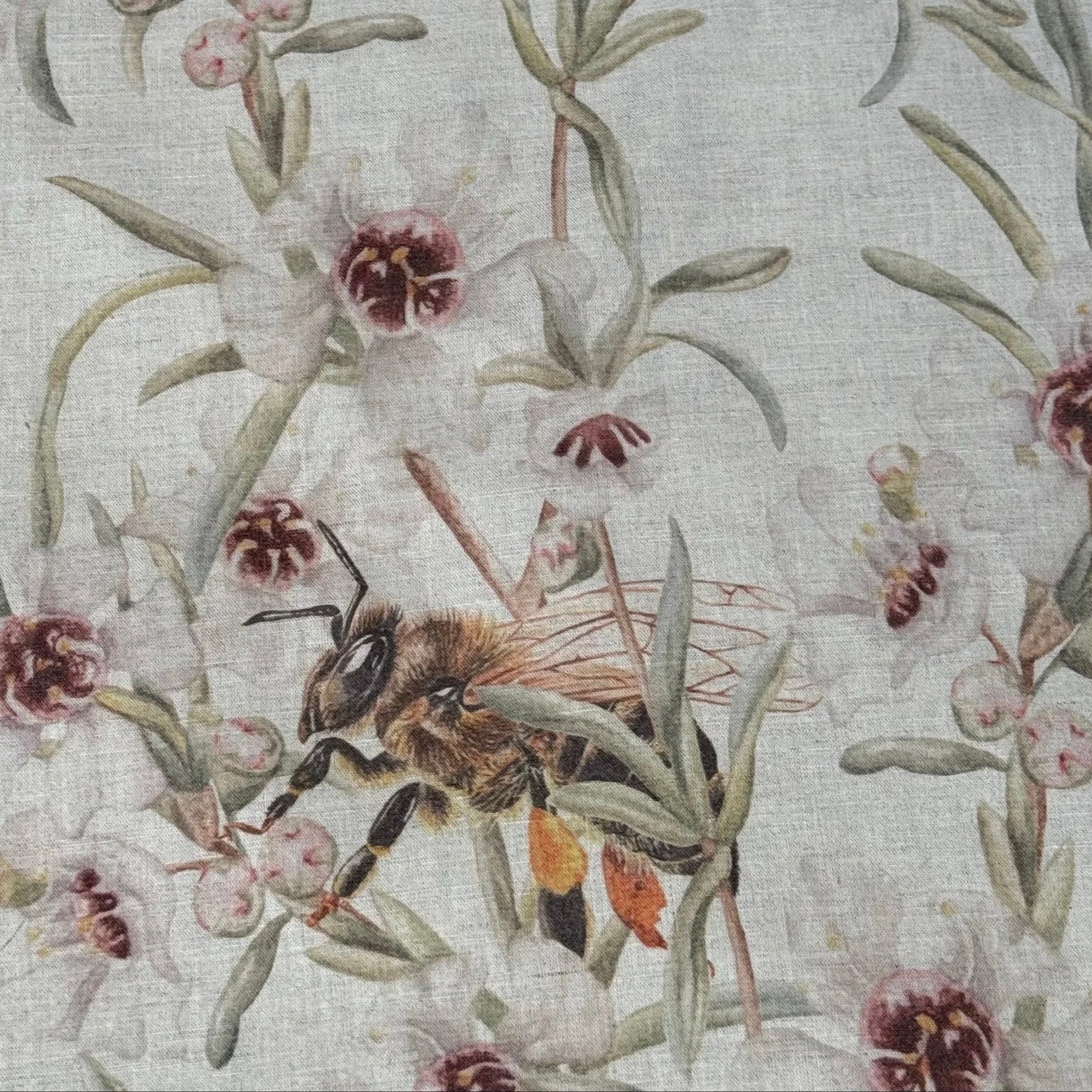 The Sewing Sailor - Linen Tea Towel, Bees on Kānuka