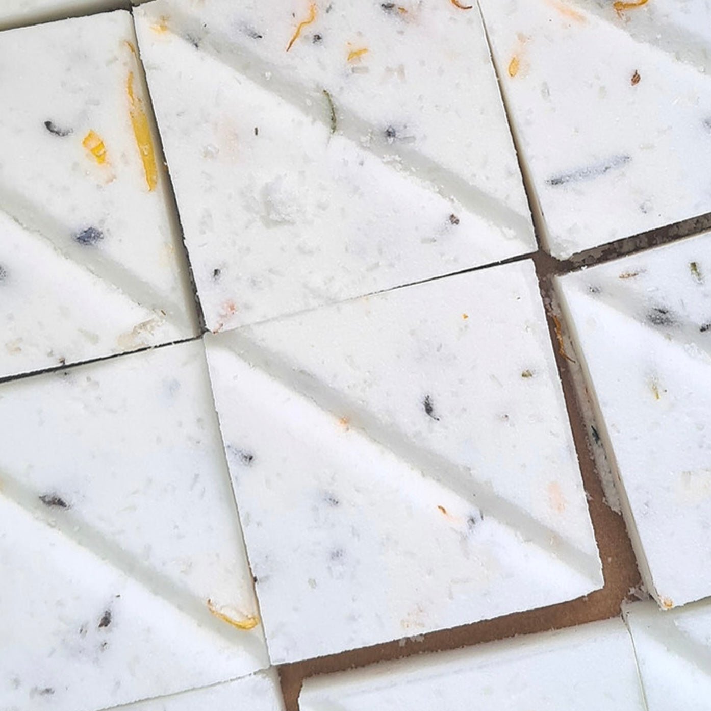 Botanical - Shower Steamers 4 Pack, Peppermint and Eucalyptus - The Flower Crate