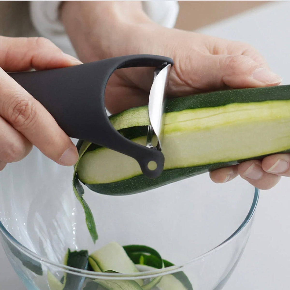 Dark Grey Frictionless Peeler - The Flower Crate