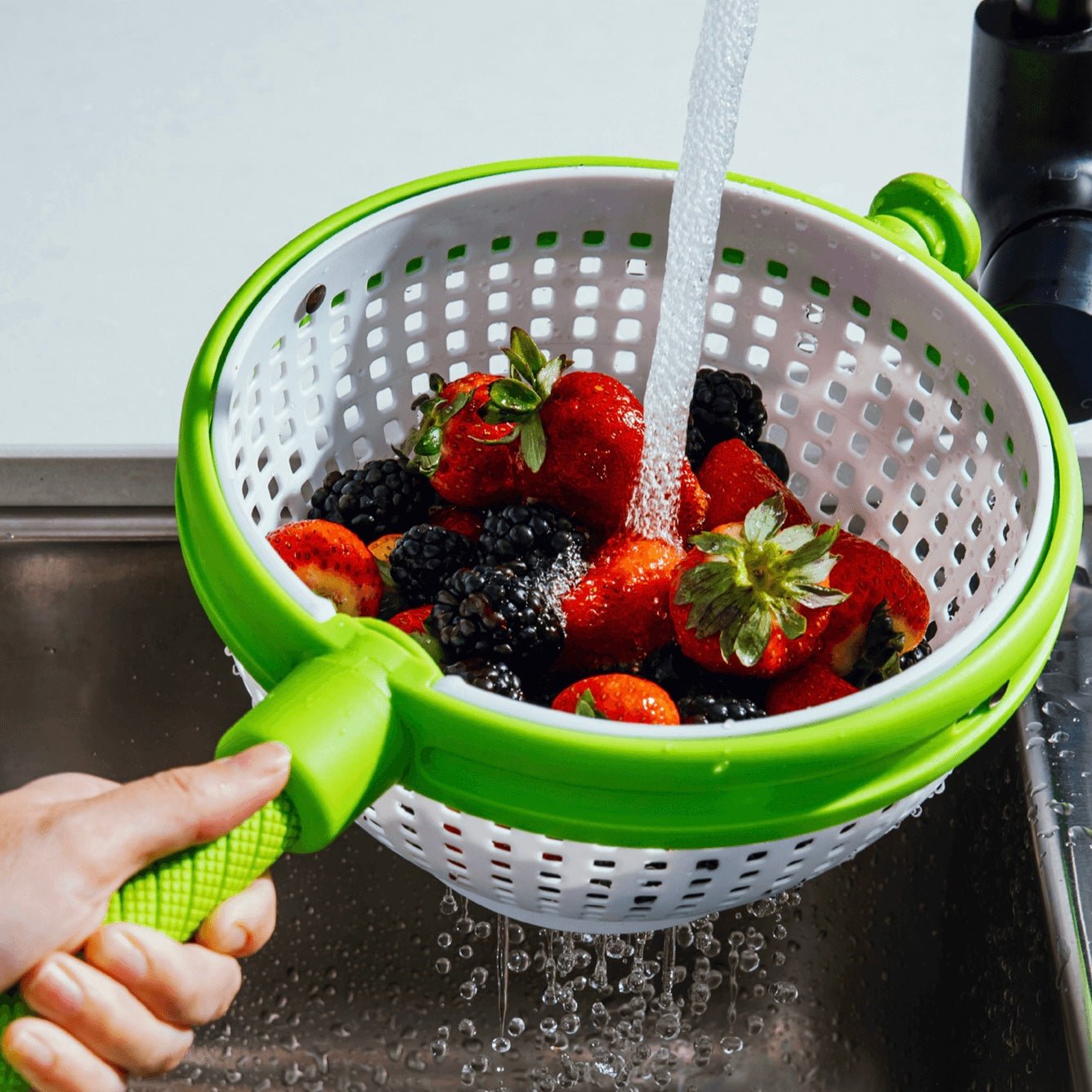 Dreamfarm - Spina Spinning Colander - The Flower Crate