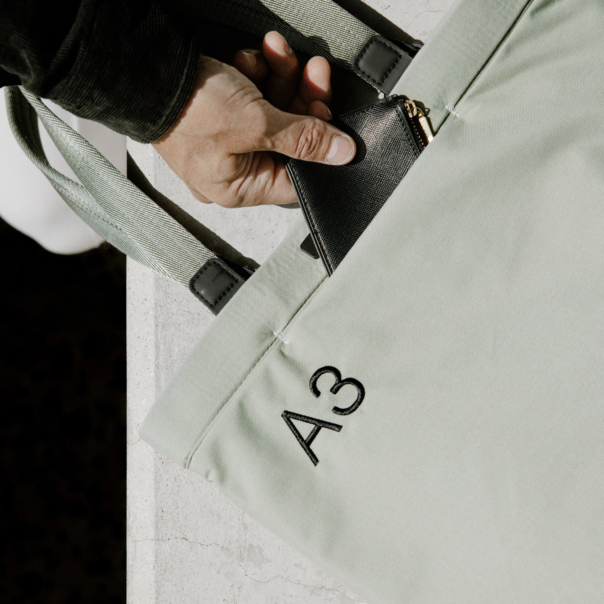 Memobottle - A3 Daily Tote, Eucalypt - The Flower Crate