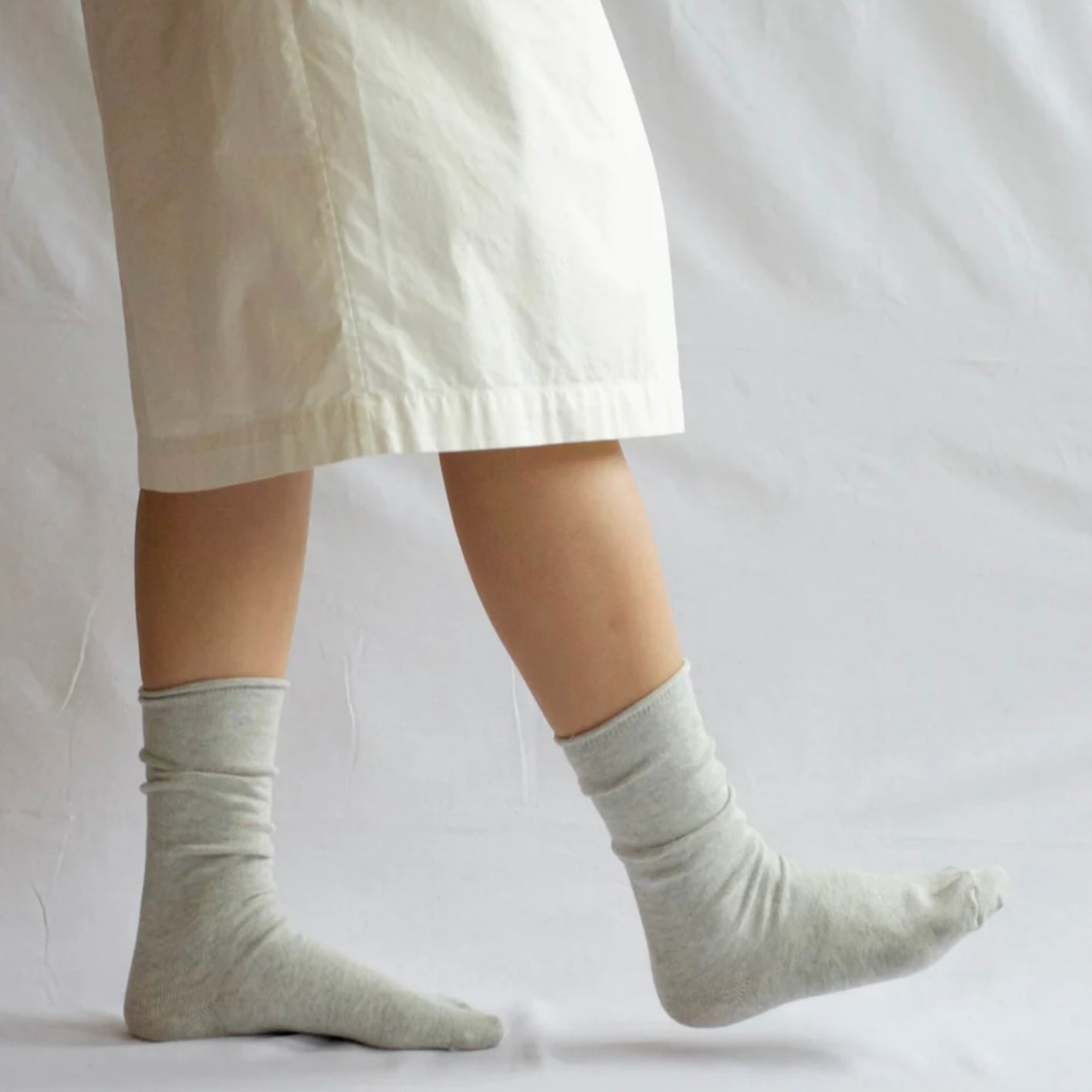 Nishiguchi Kutsushita Socks - Cashmere Praha - The Flower Crate