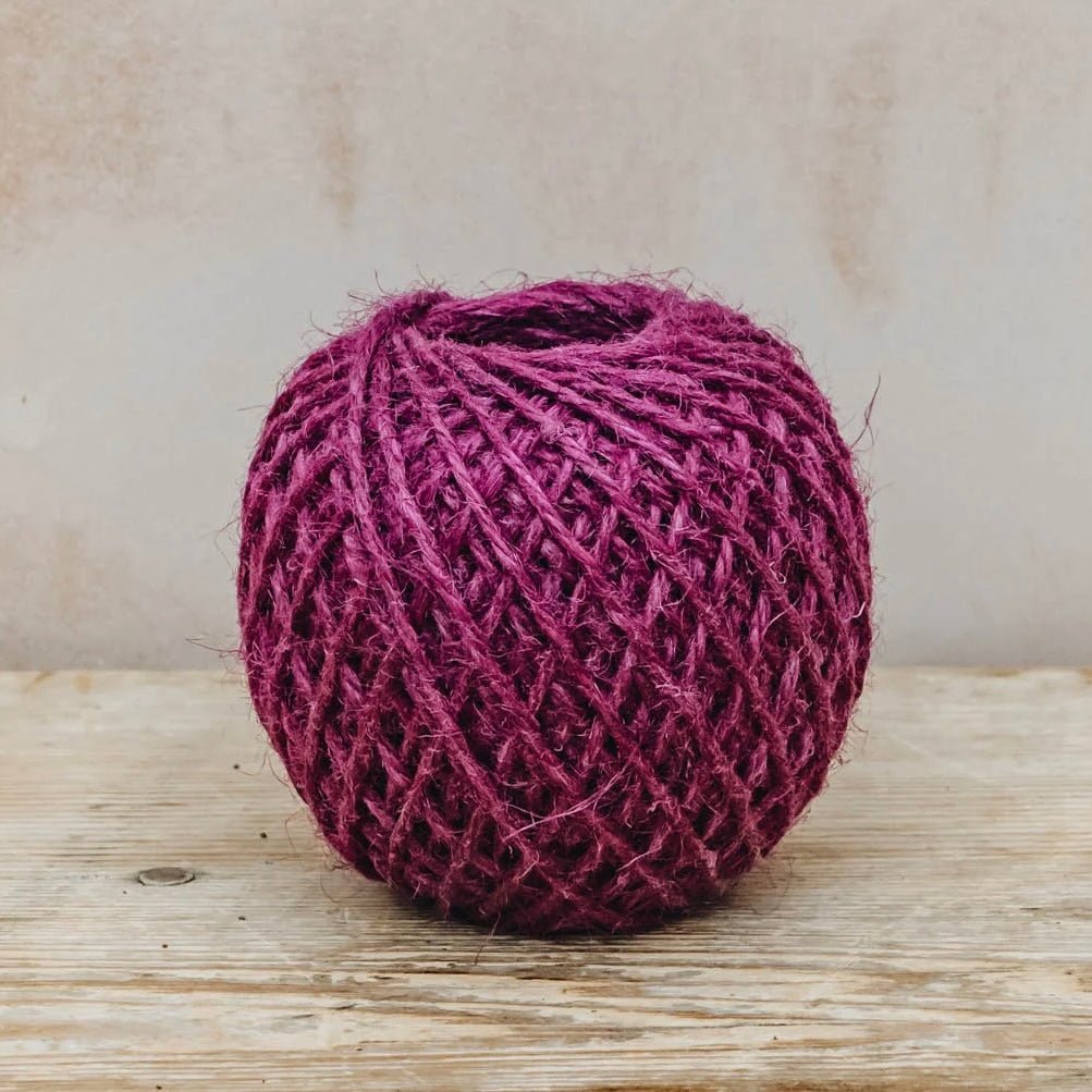 Nutscene - Heritage Jute Ball - The Flower Crate