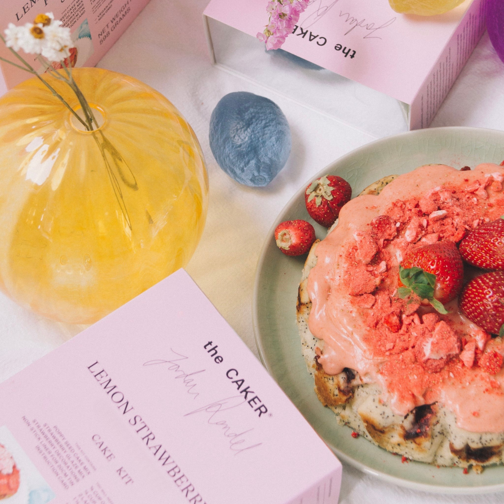 The Caker - Lemon Strawberry Cake Kit - The Flower Crate