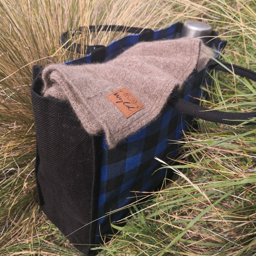 Wyld - Hug Basket Weave Blanket - The Flower Crate