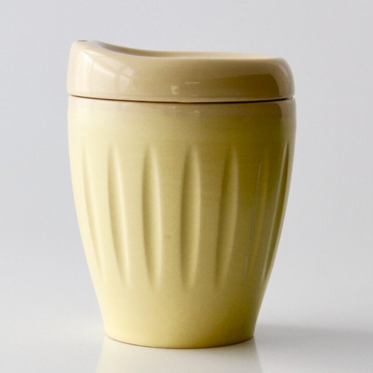 Deksel-Cup-Lyttelton-pottery-regular yellow