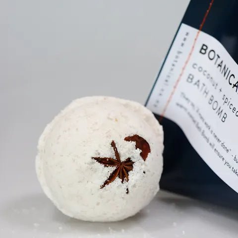 Botanical Skincare - Coconut &amp; Spiced Vanilla Man Bath Bomb - The Flower Crate