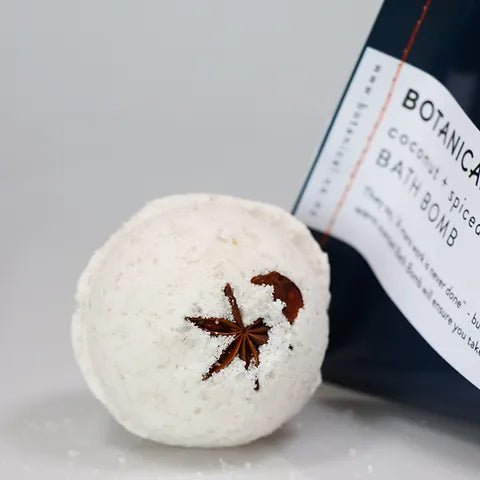 Botanical Skincare - Coconut & Spiced Vanilla Man Bath Bomb - The Flower Crate