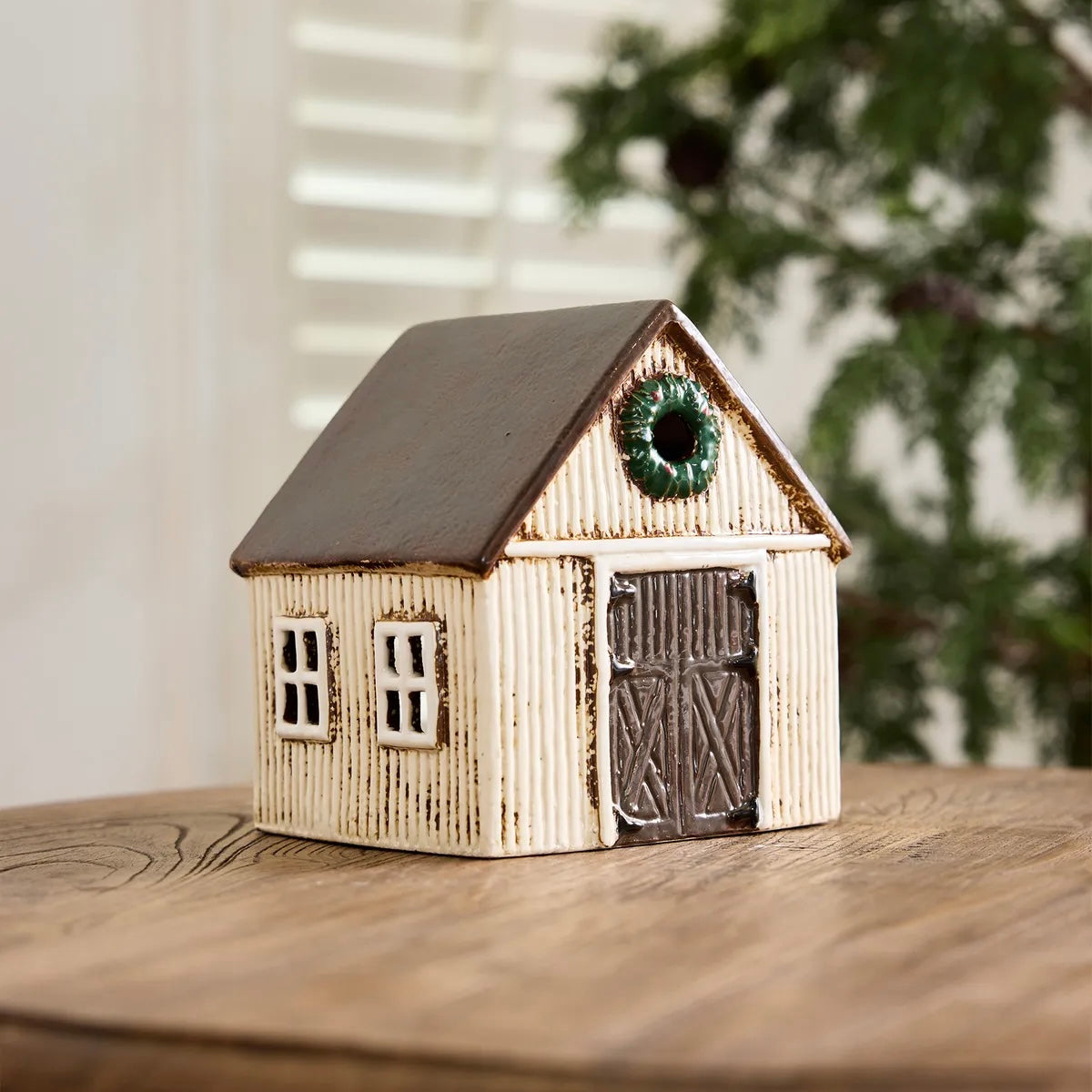 Nordgard Tea Light Village - Stable with Wreath
