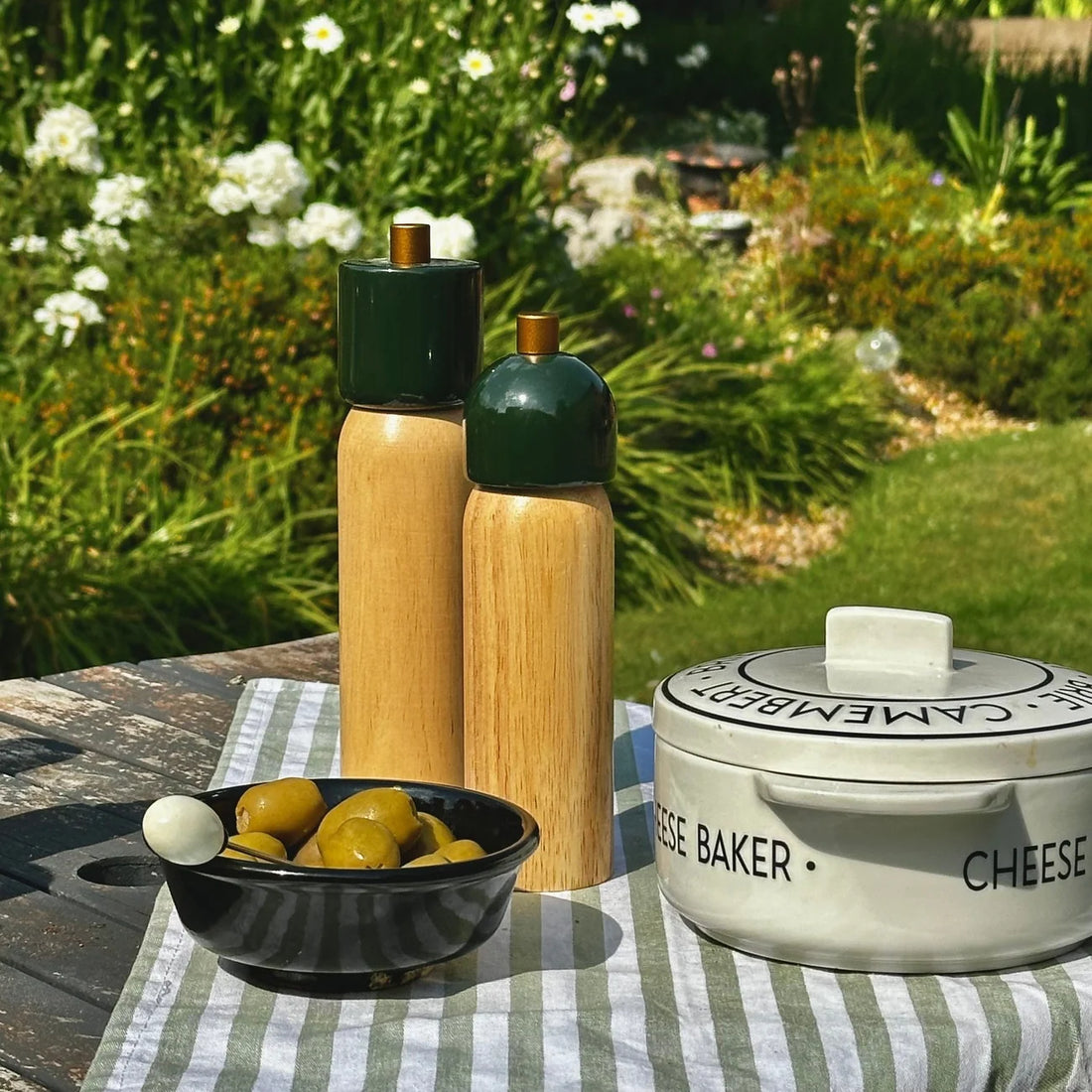 Maegen - Salt &amp; Pepper Grinder, Green and Gold