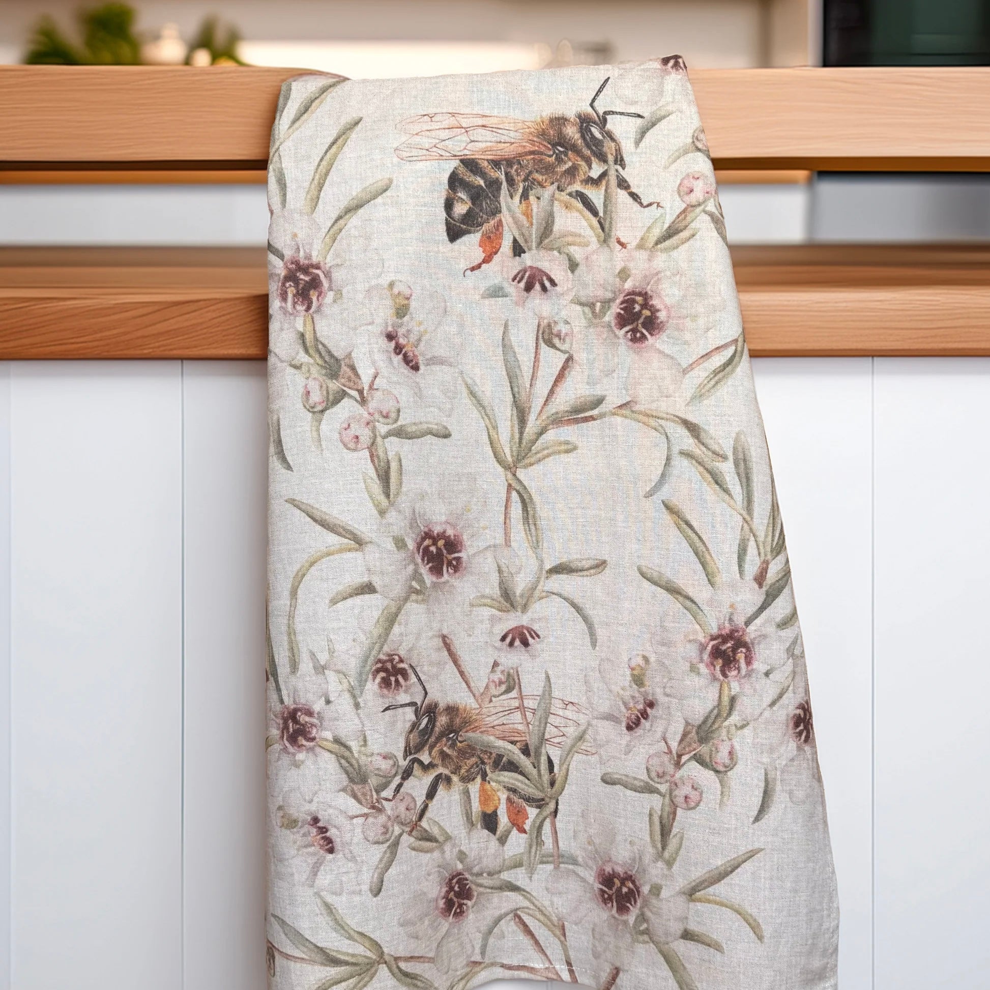 The Sewing Sailor - Linen Tea Towel, Bees on Kānuka