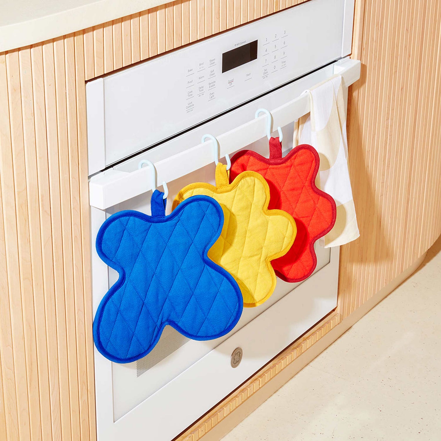 Areaware - Serving Friends Flower Pot Holder, Blue