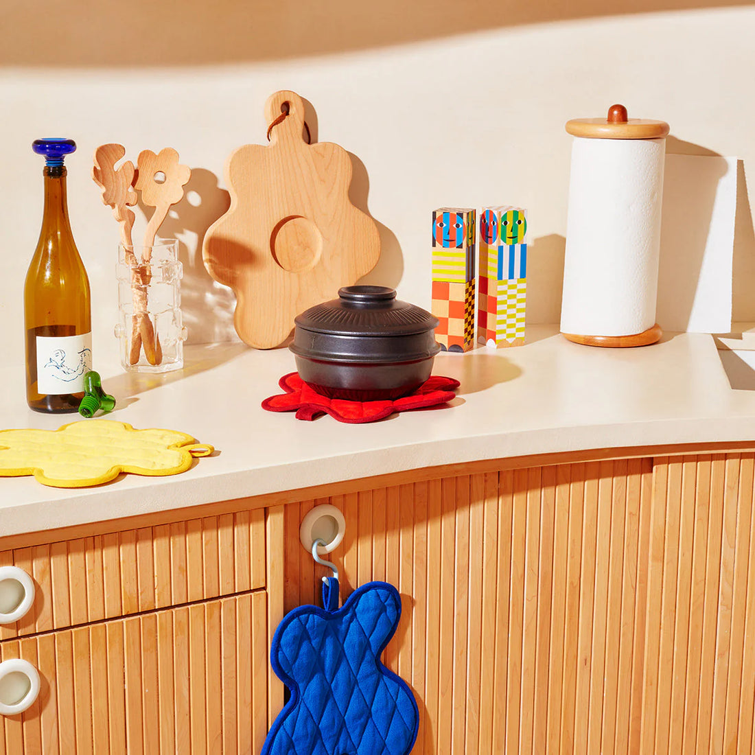 Areaware - Serving Friends Flower Pot Holder, Red