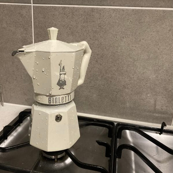 Bialetti - Cream Moka Exclusive, 6 Cup - The Flower Crate