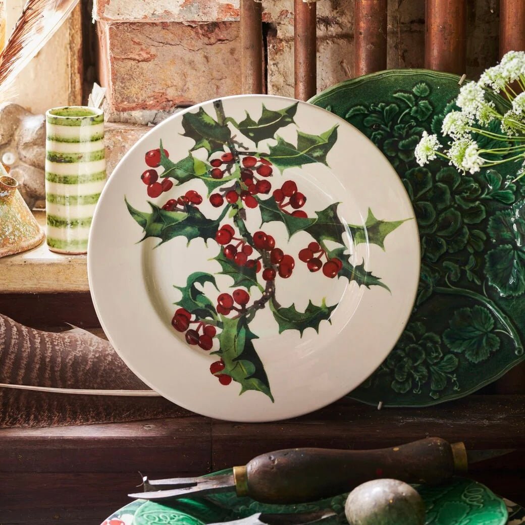 Emma Bridgewater - Holly 8 ½&quot; Plate - The Flower Crate
