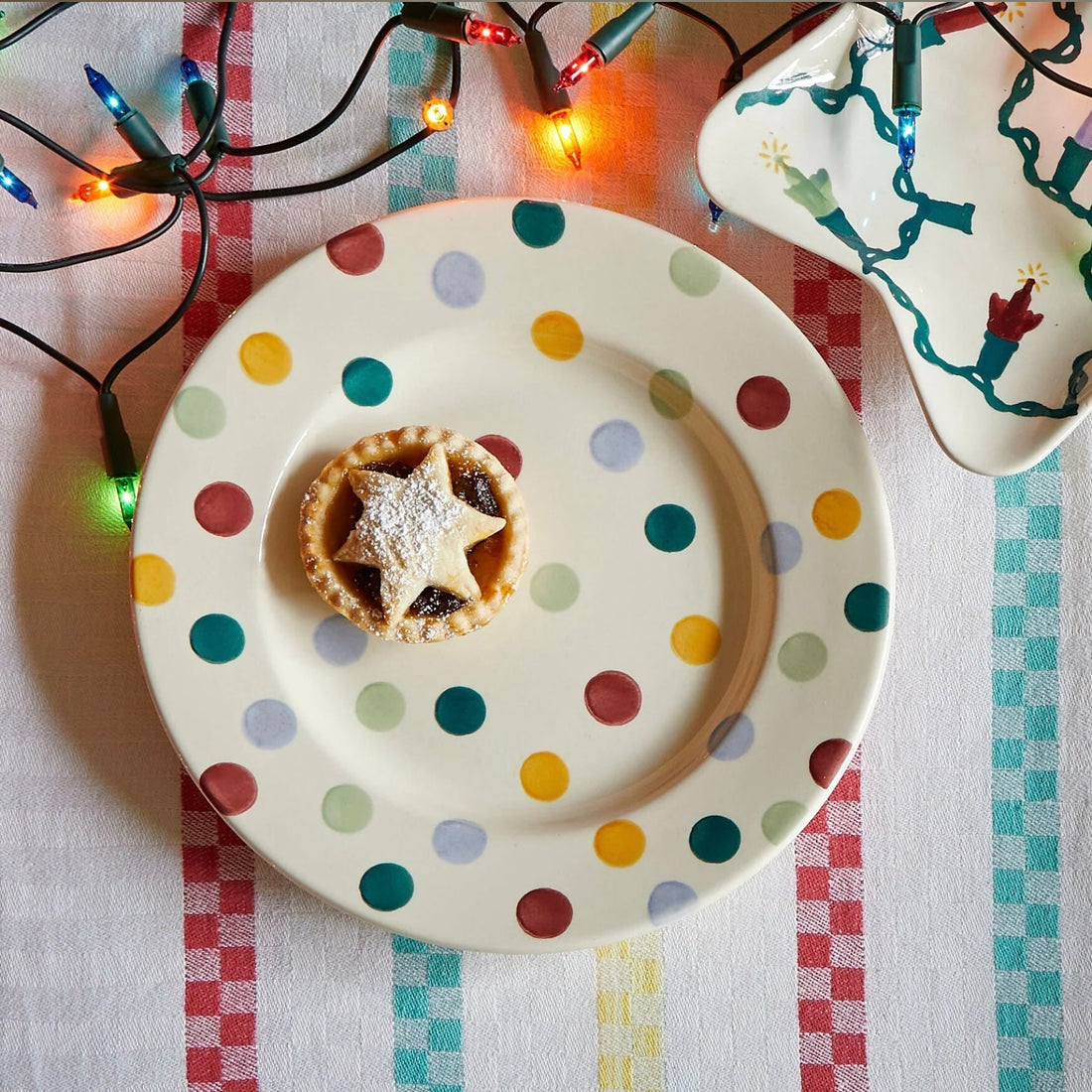 Emma Bridgewater - Polka Dot 8 ½&quot; Plate - The Flower Crate