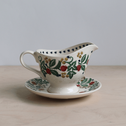 Emma Bridgewater - Rosehip &amp; Ivy Jug and Gravy Saucer - The Flower Crate