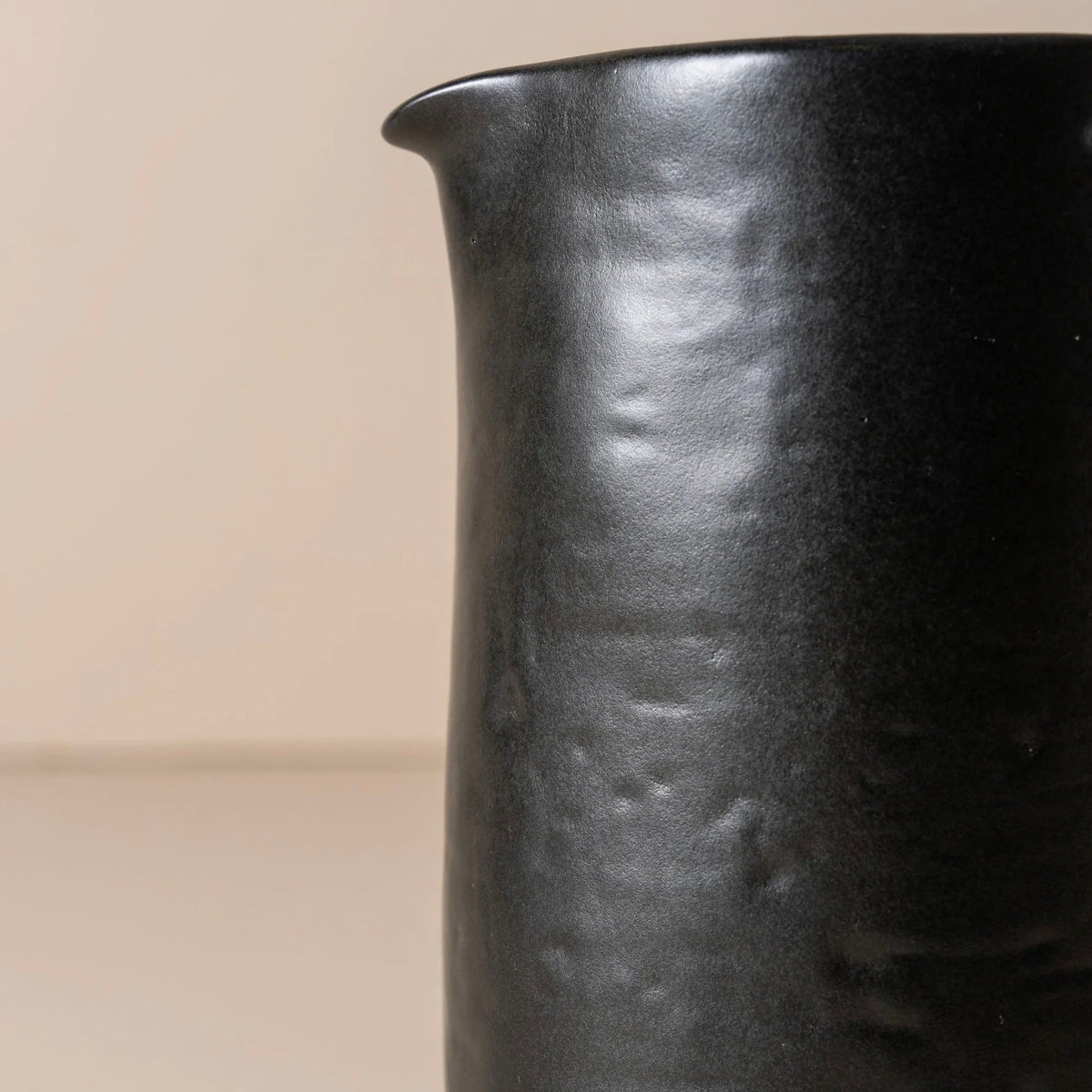 Escuro Jug - The Flower Crate