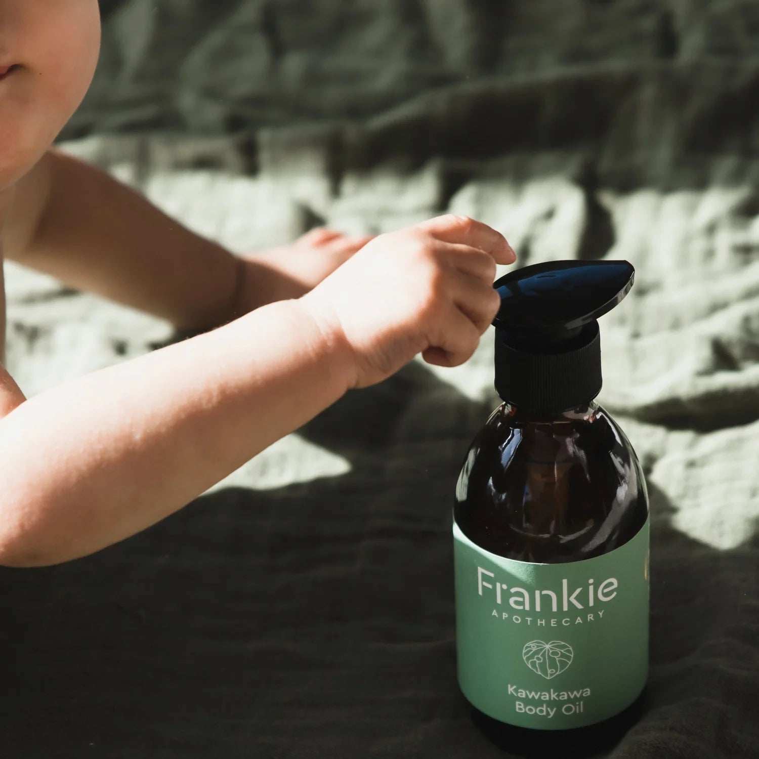 Frankie Apothecary - Kawakawa Body Oil - The Flower Crate