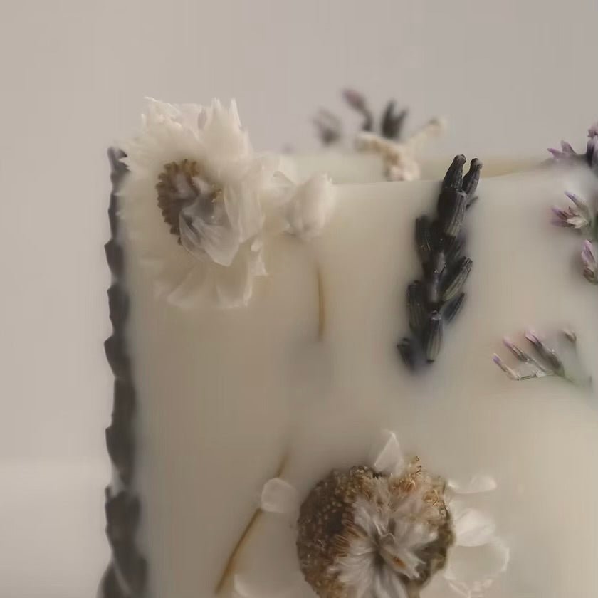 Fú Fú - Field of South Dried Flower Candle - The Flower Crate