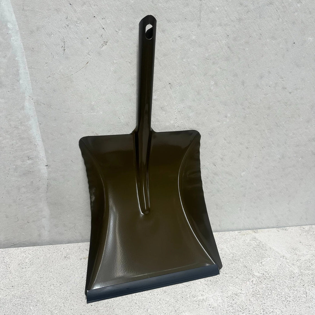 Hearth Brush &amp; Olive Pan Set - The Flower Crate