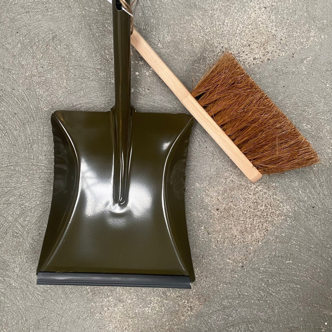Hearth Brush &amp; Olive Pan Set - The Flower Crate