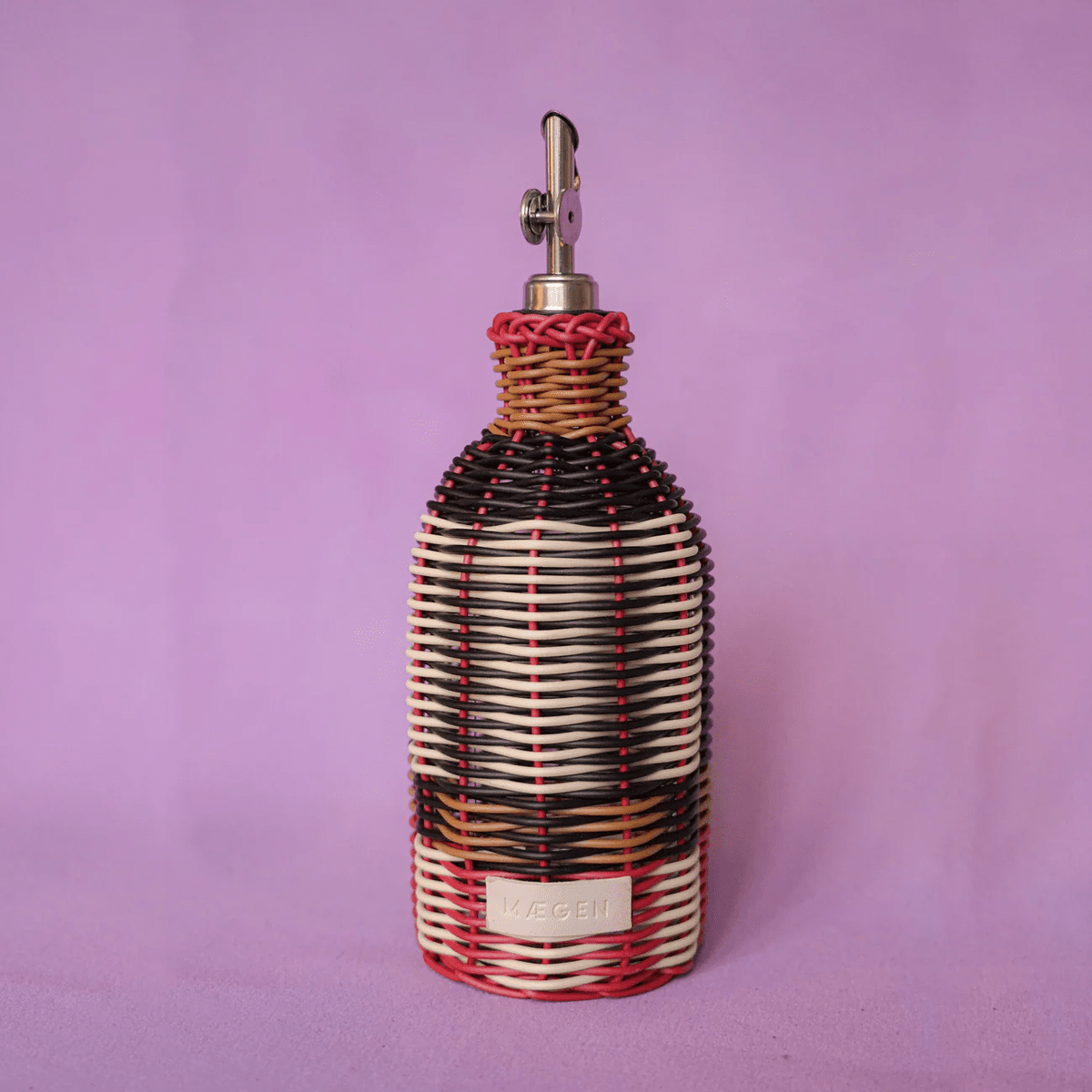 Maegen - Woven Oil Pourer, Black &amp; Tan - The Flower Crate