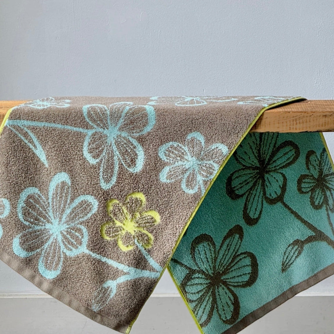 Murakami Pile - Flor Hand Towel, Grey & Green - The Flower Crate