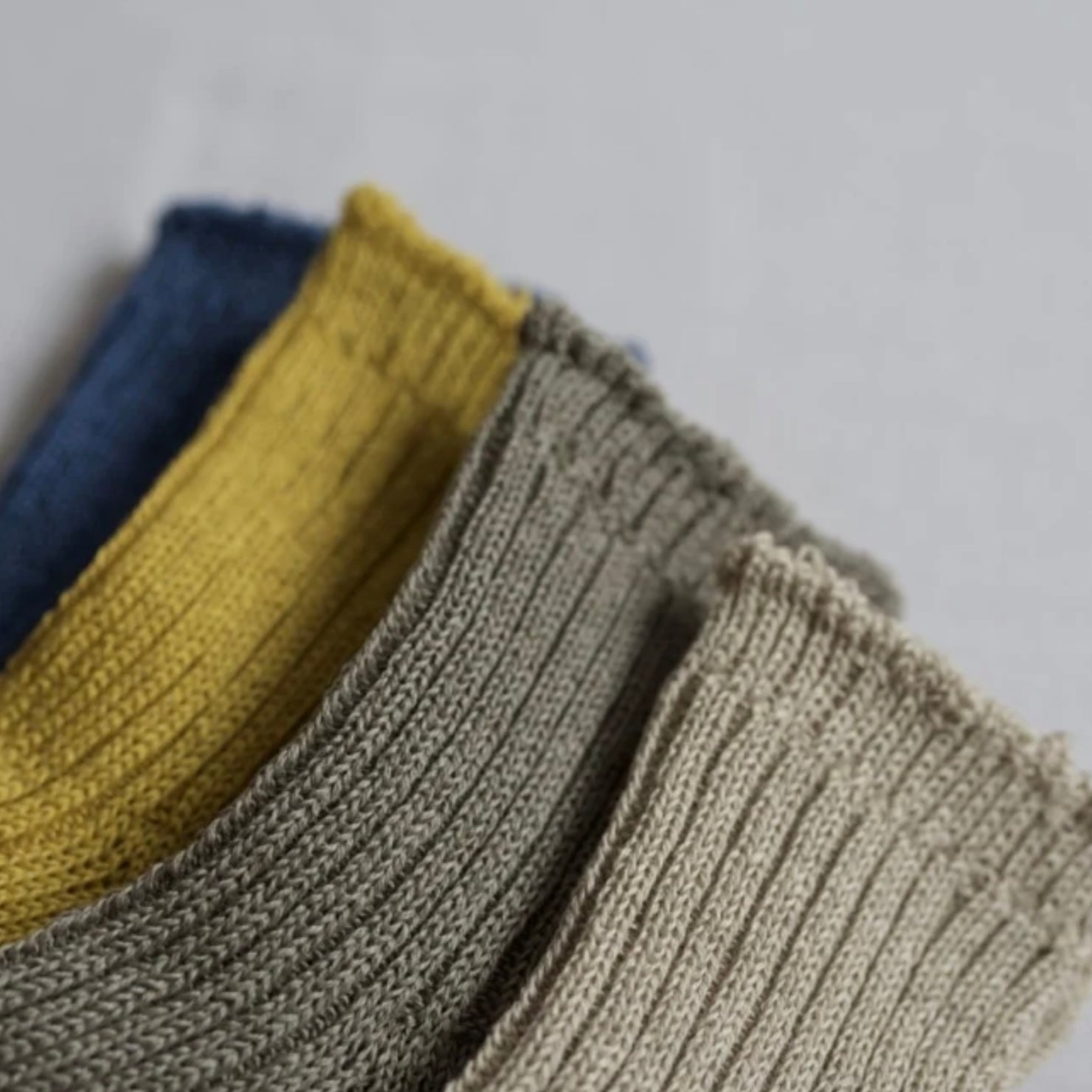 Nishiguchi Kutsushita Socks - Linen Ribbed Praha - The Flower Crate