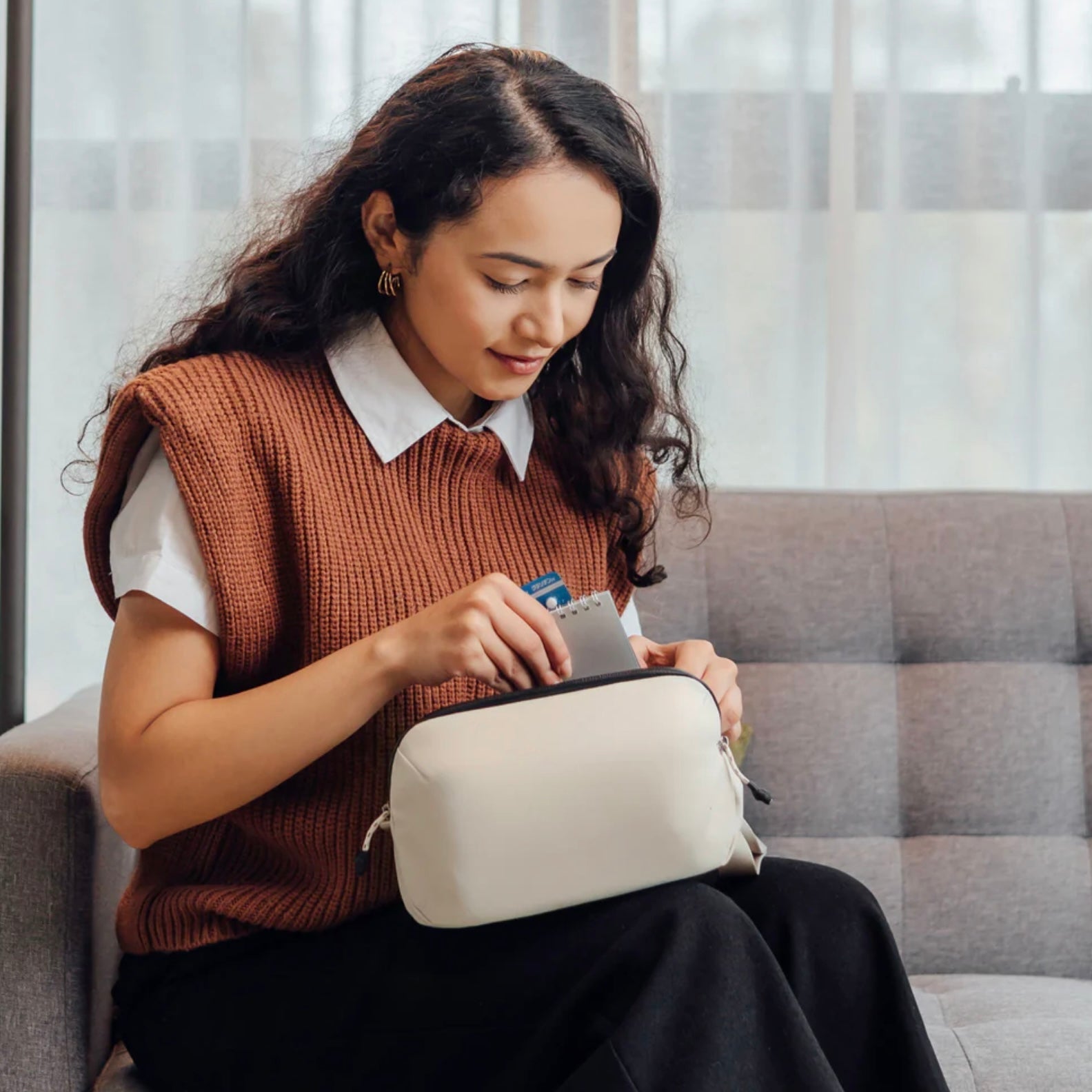 Orbitkey - Urban Sling Bag Mini 2L, Stone - The Flower Crate