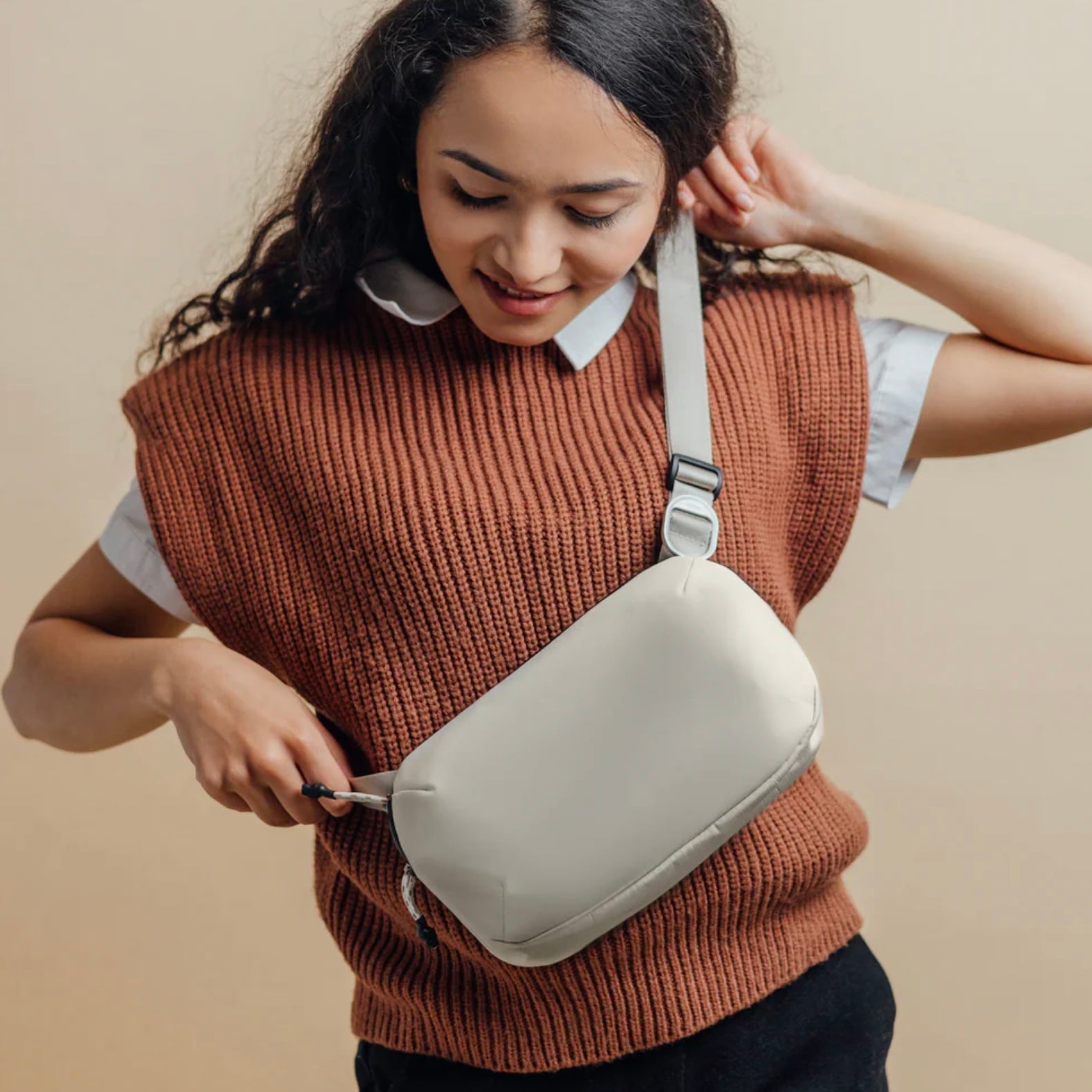 Orbitkey - Urban Sling Bag Mini 2L, Stone - The Flower Crate