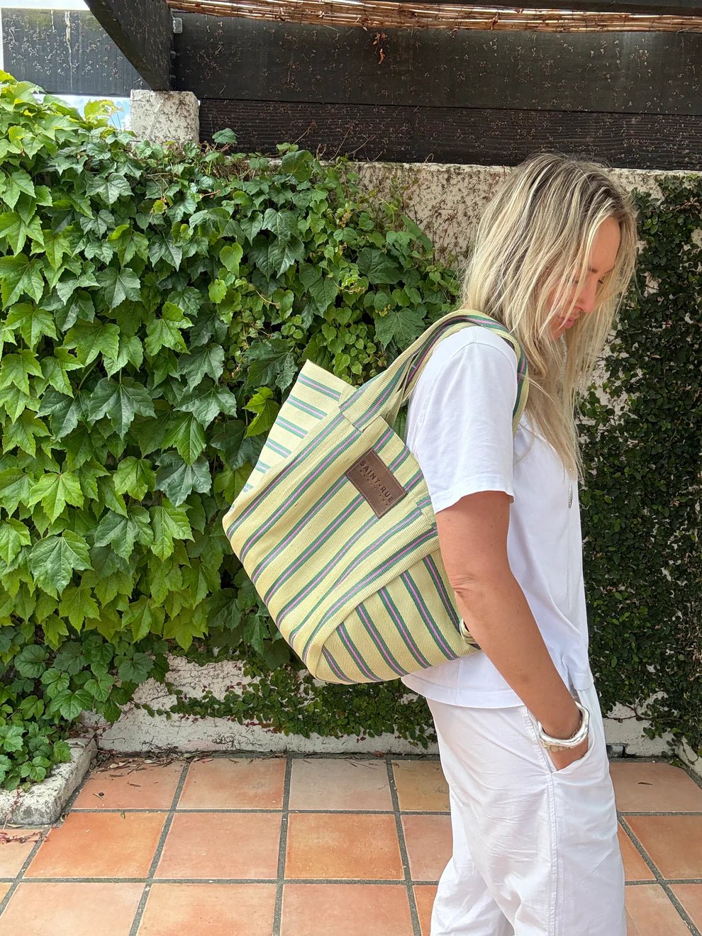 Saint Rue - Shoulder Tote, Daisy - The Flower Crate