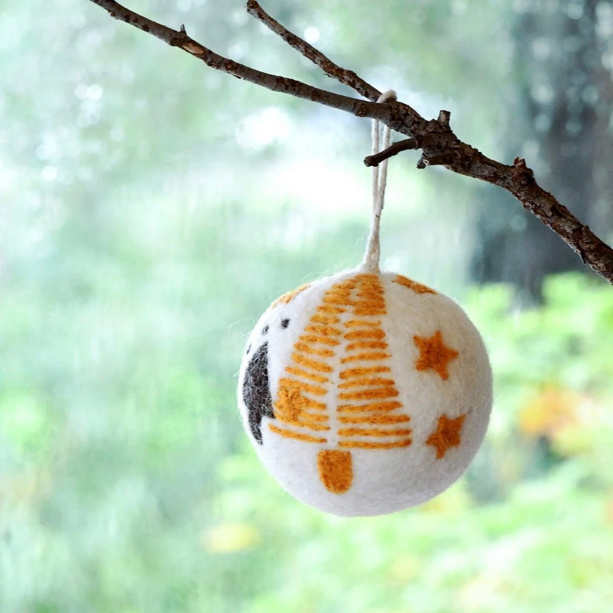 Tara Treasures - Felt Bauble - The Flower Crate