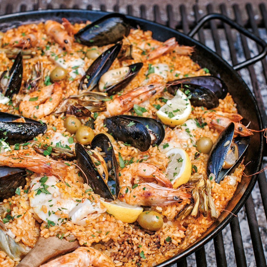 Vaello Paella Pan &amp; Spoon Set - The Flower Crate