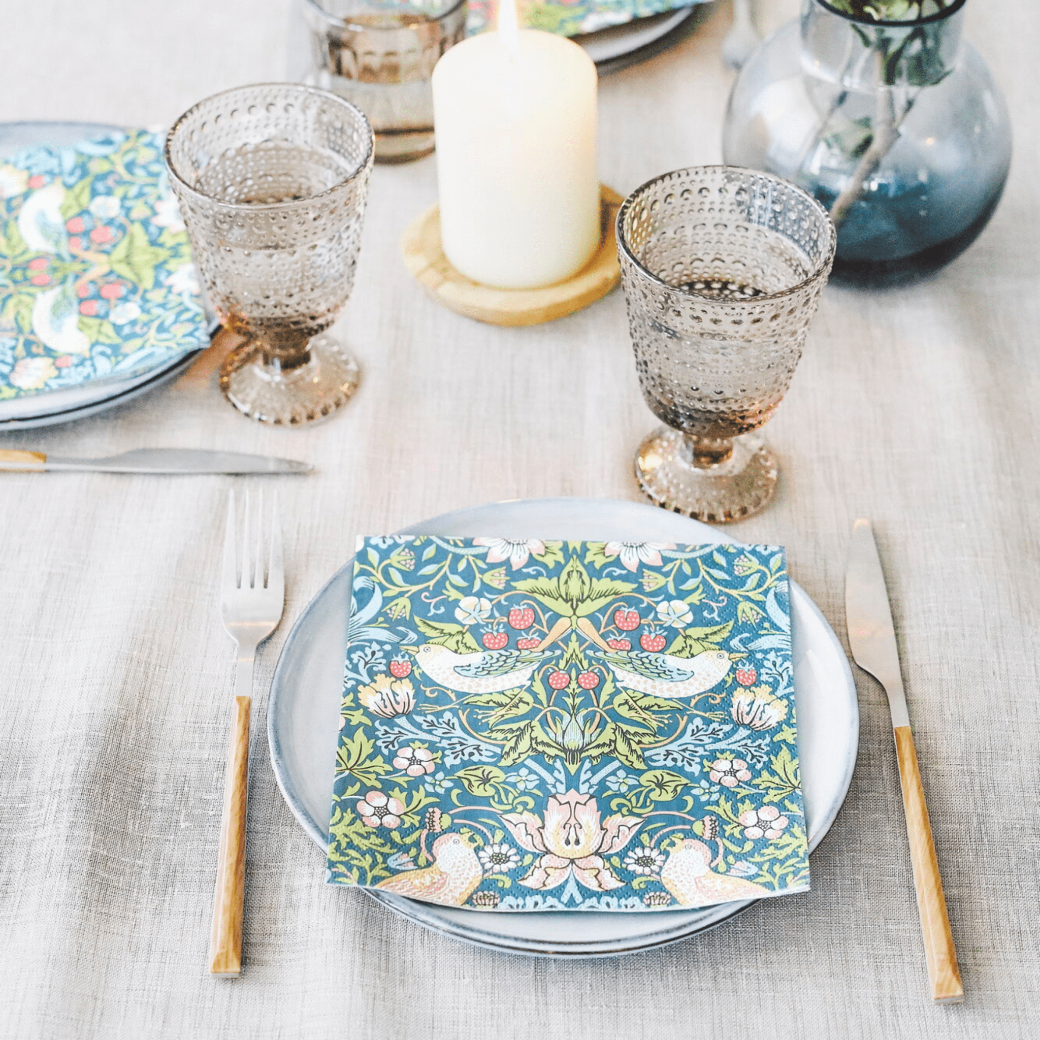 William Morris - Strawberry Thief Paper Luncheon Napkin - The Flower Crate