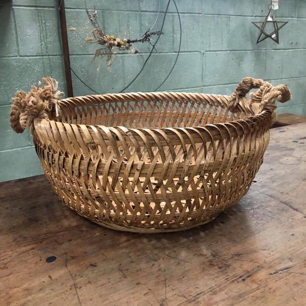 Basket with rope handles