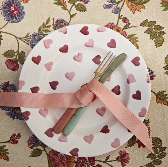 Emma Bridgewater Pink Hearts - 8 ½&quot; Plate - The Flower Crate