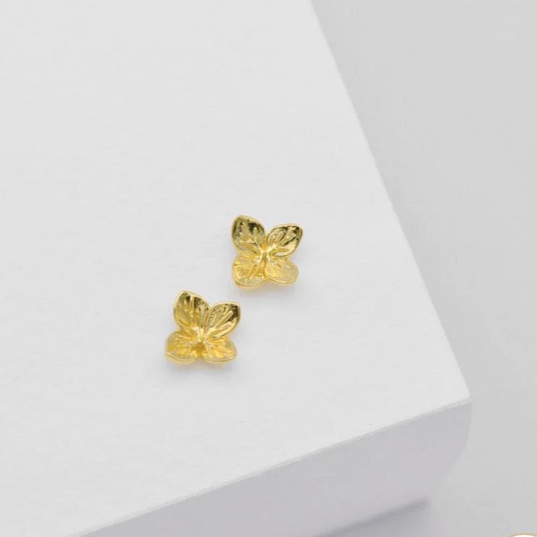 Linda Tahija - Hydrangea Stud Earrings - The Flower Crate